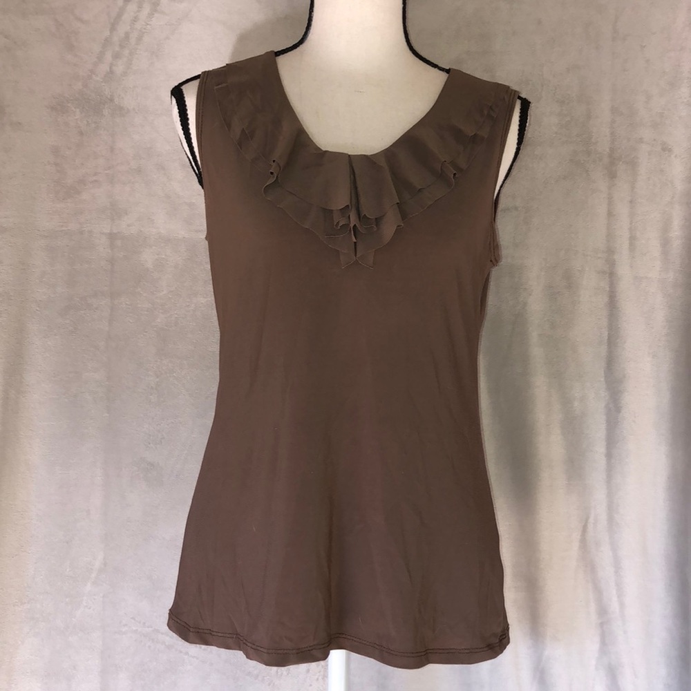 size S Dressbarn sleeveless blouse w/ ruffle neck